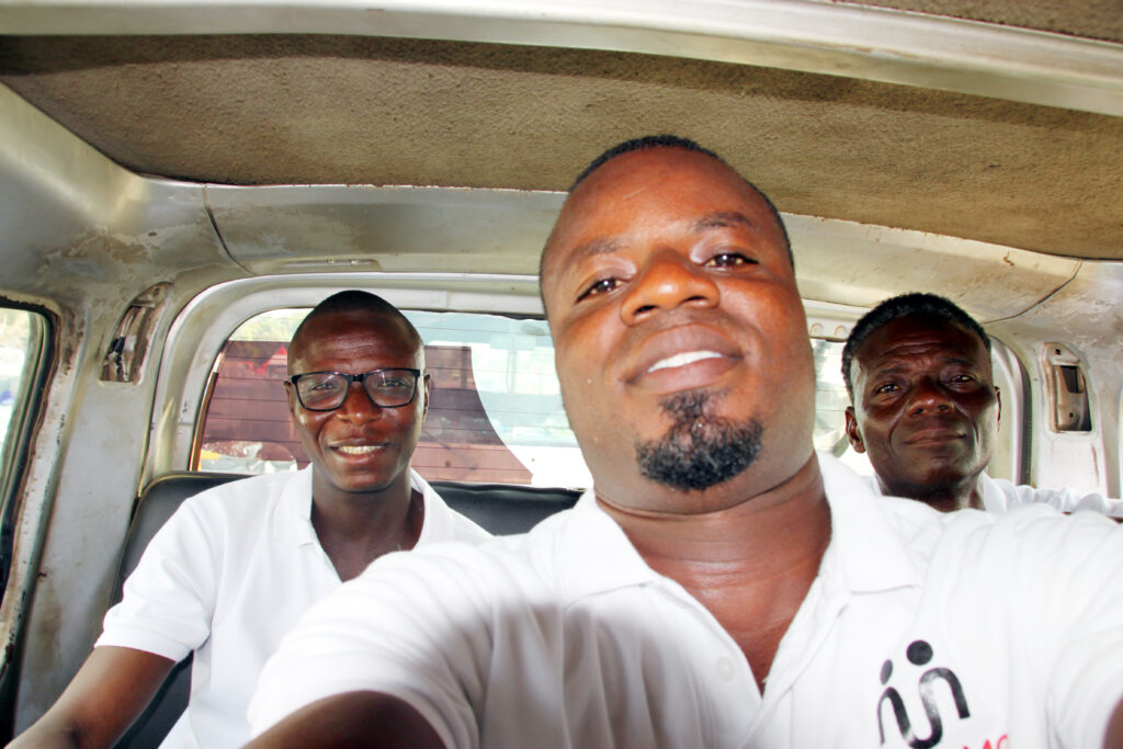 Mowamo Team in the Car